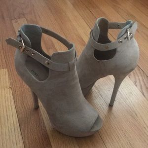 JustFab nude/tan suede pumps